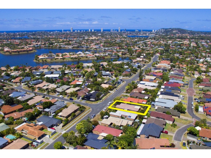 40 Cumberland Drive, Varsity Lakes QLD 4227