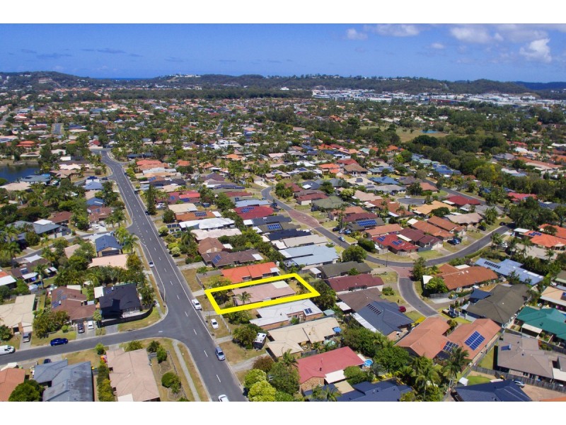 40 Cumberland Drive, Varsity Lakes QLD 4227