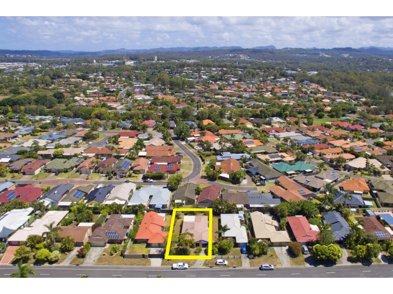 40 Cumberland Drive, Varsity Lakes QLD 4227