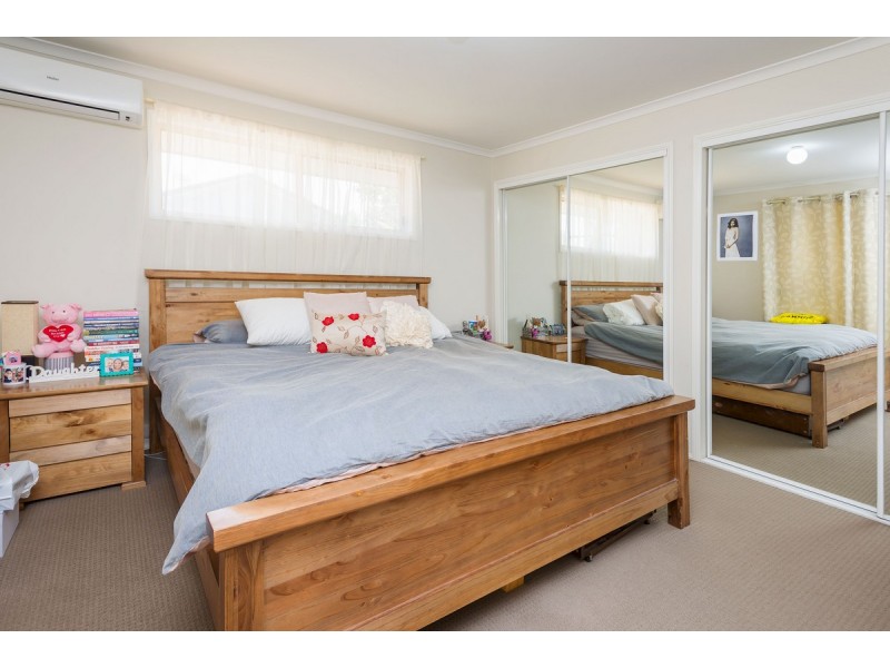 40 Cumberland Drive, Varsity Lakes QLD 4227