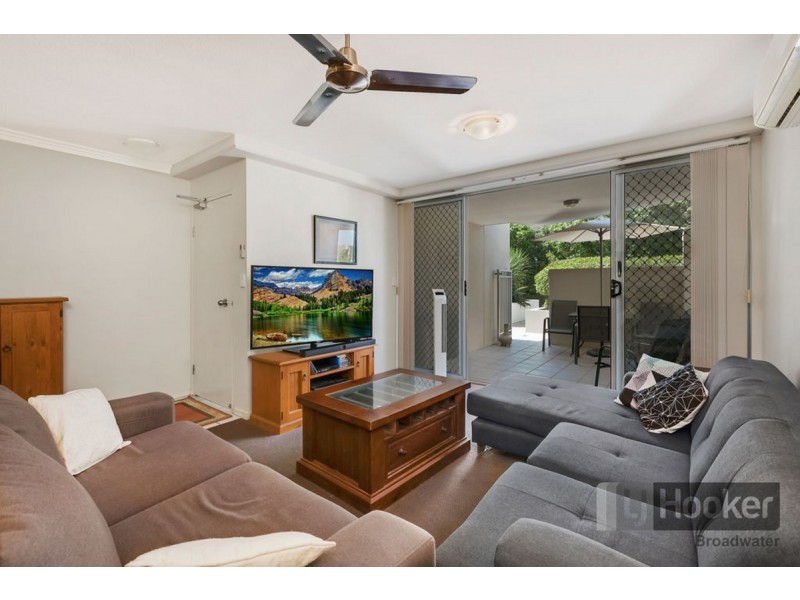 2/8 Proud Street, Labrador QLD 4215