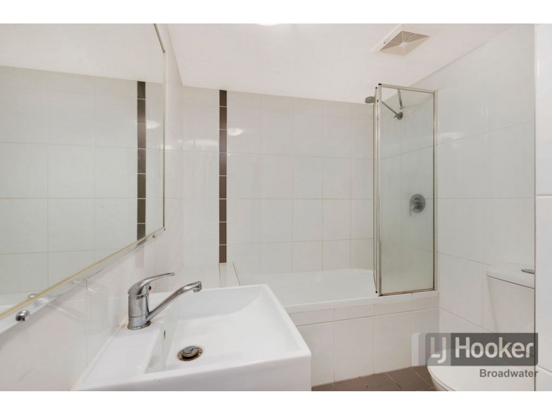 2/8 Proud Street, Labrador QLD 4215