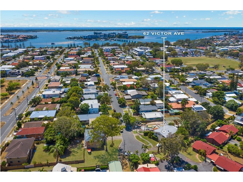 62 Victor Avenue, Paradise Point QLD 4216