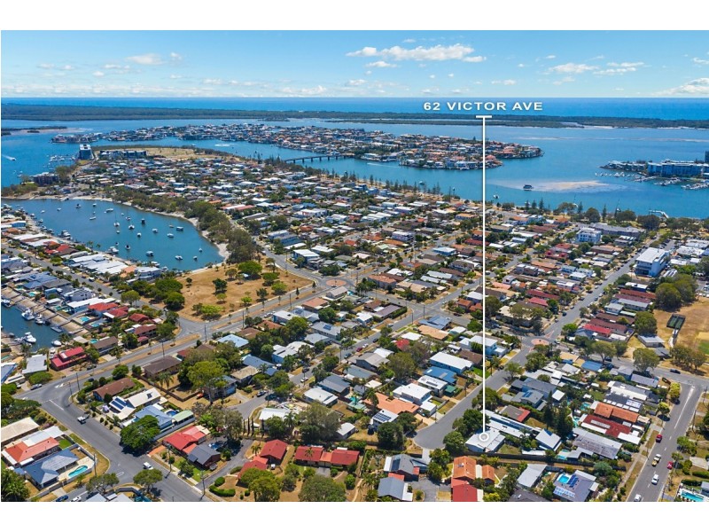 62 Victor Avenue, Paradise Point QLD 4216