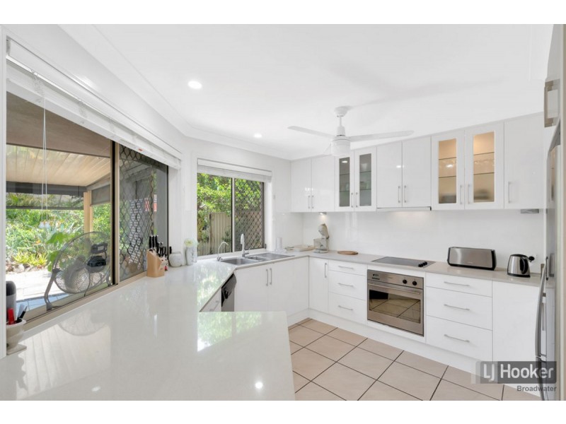 2/28 Broad Street, Labrador QLD 4215