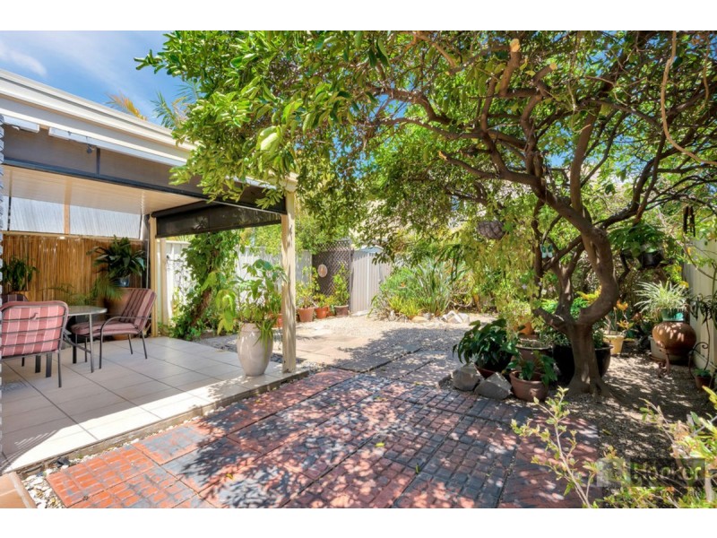 2/28 Broad Street, Labrador QLD 4215