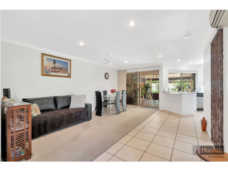 2/28 Broad Street, Labrador QLD 4215