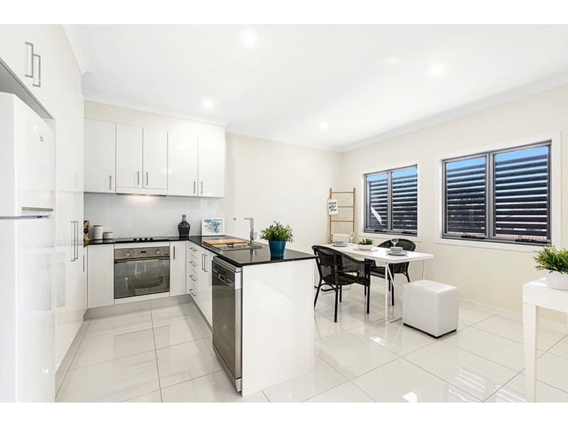 3/43 Harley Street, Labrador QLD 4215