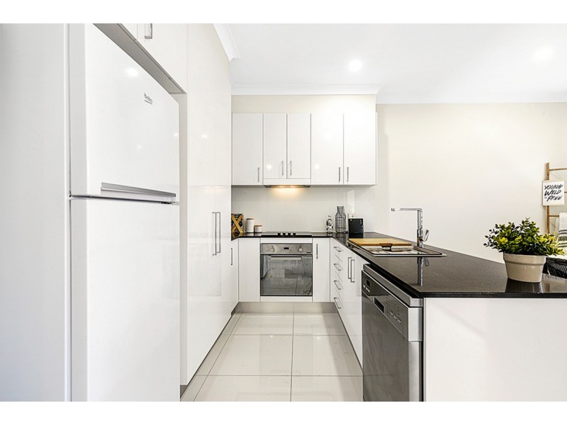 3/43 Harley Street, Labrador QLD 4215