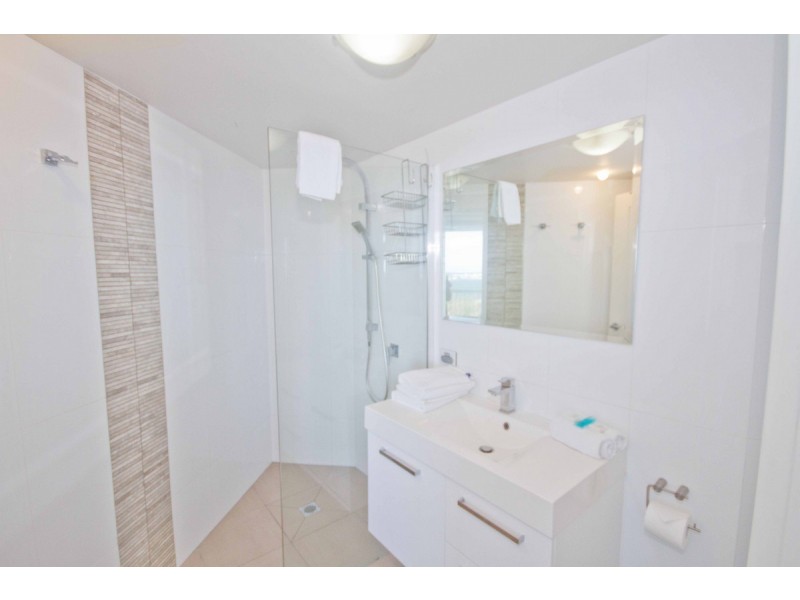 1304/182-192 Marine Parade, Labrador QLD 4215