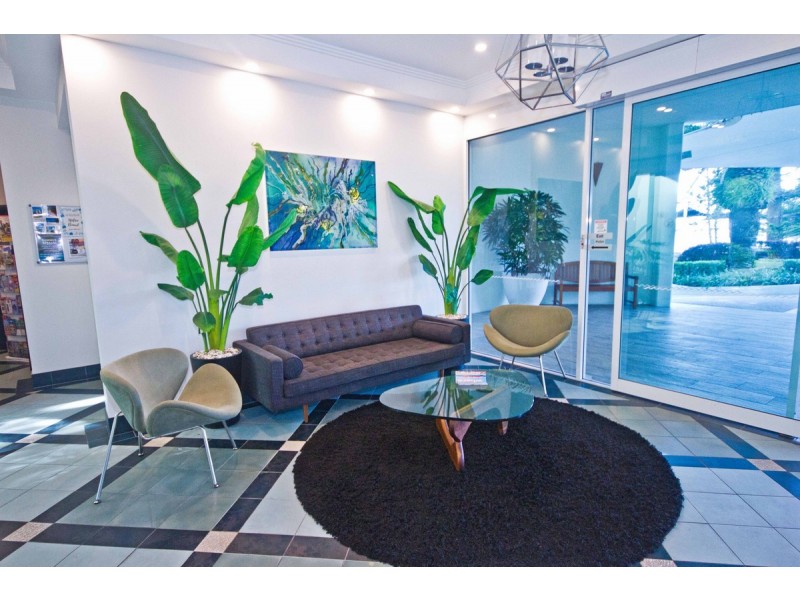 1304/182-192 Marine Parade, Labrador QLD 4215