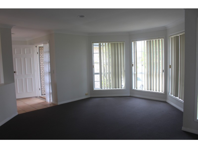 12 Midway Terrace, Pacific Pines QLD 4211