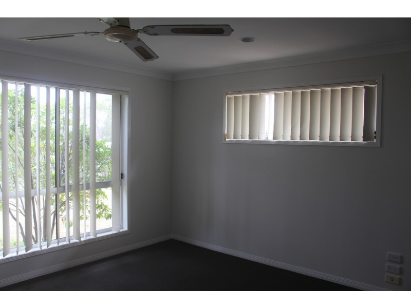 12 Midway Terrace, Pacific Pines QLD 4211