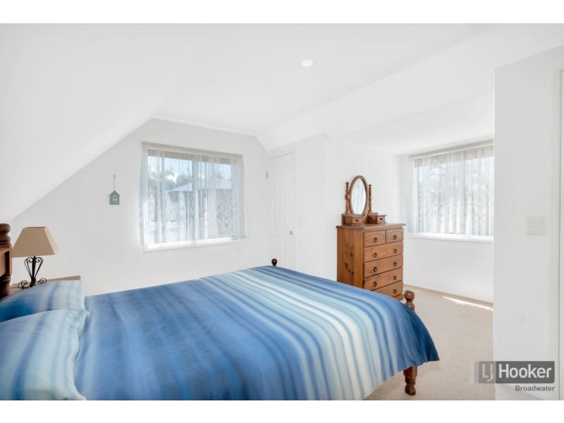 30B Robert Street, Labrador QLD 4215