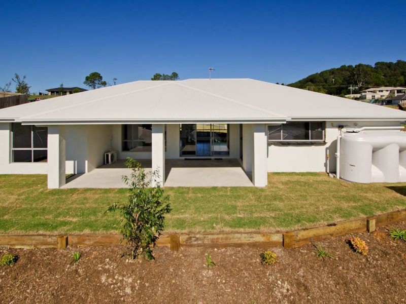 33 Flame Trees Crescent, Maudsland QLD 4210