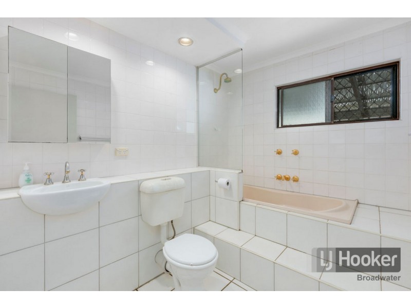 86 Jacaranda Avenue, Hollywell QLD 4216