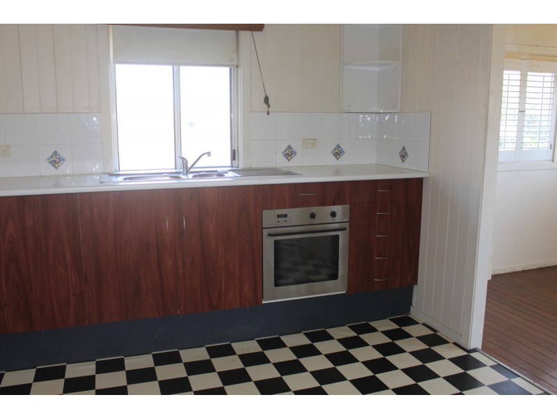 4/10a Central Street, Labrador QLD 4215