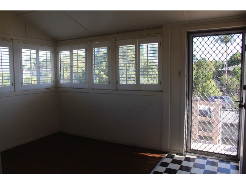 4/10a Central Street, Labrador QLD 4215