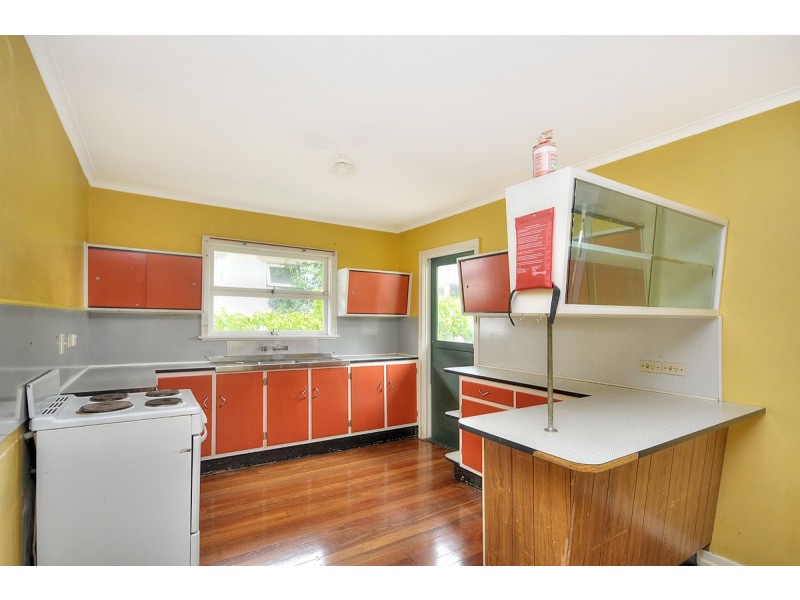 2 First Avenue, Labrador QLD 4215