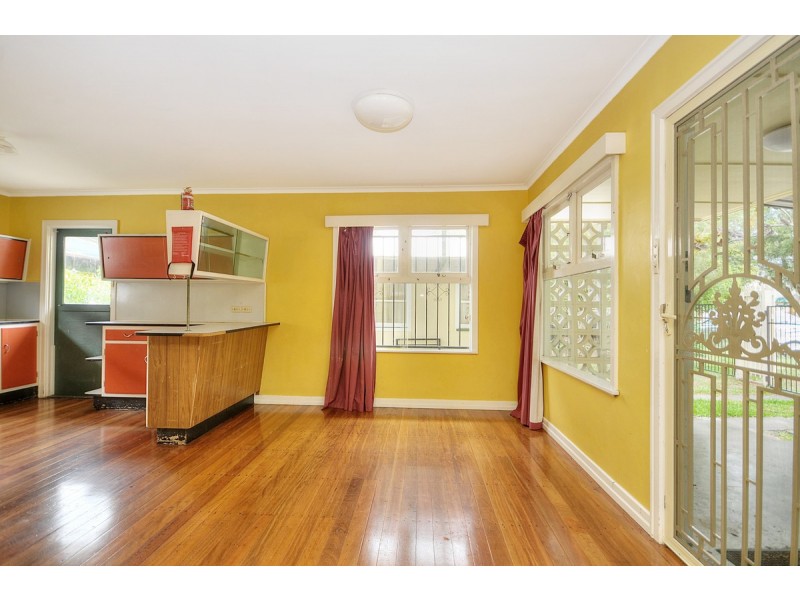 2 First Avenue, Labrador QLD 4215
