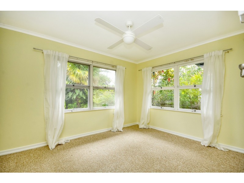 2 First Avenue, Labrador QLD 4215
