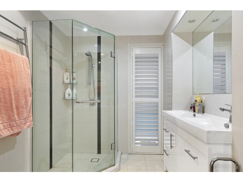 165 Bayview Street, Runaway Bay QLD 4216