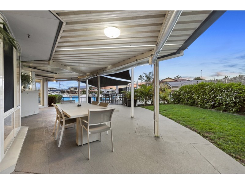 165 Bayview Street, Runaway Bay QLD 4216