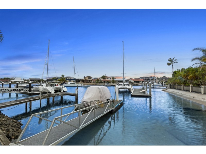 165 Bayview Street, Runaway Bay QLD 4216