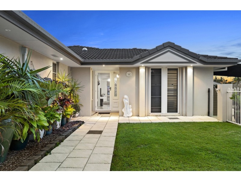 165 Bayview Street, Runaway Bay QLD 4216