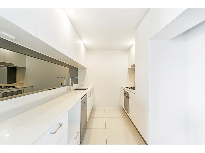2703/5 Harbour Side Court, Biggera Waters QLD 4216