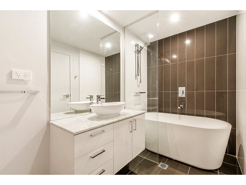 2703/5 Harbour Side Court, Biggera Waters QLD 4216