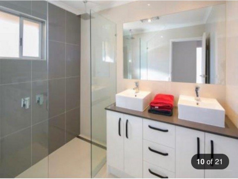 26 Morala Avenue, Runaway Bay QLD 4216