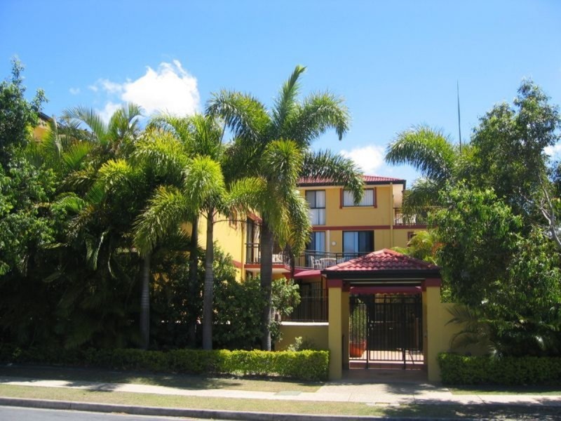 21/10-12 Bath Street, Labrador QLD 4215