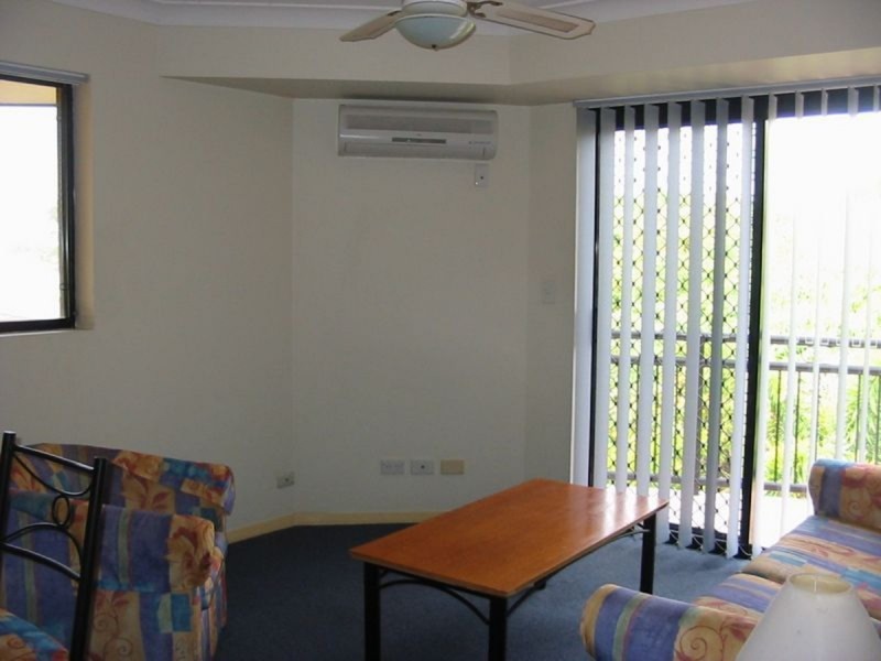 21/10-12 Bath Street, Labrador QLD 4215