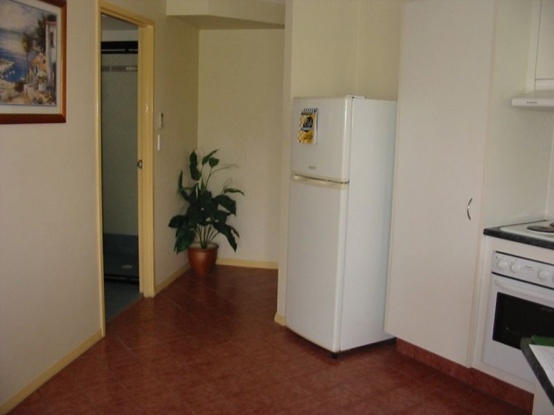 21/10-12 Bath Street, Labrador QLD 4215