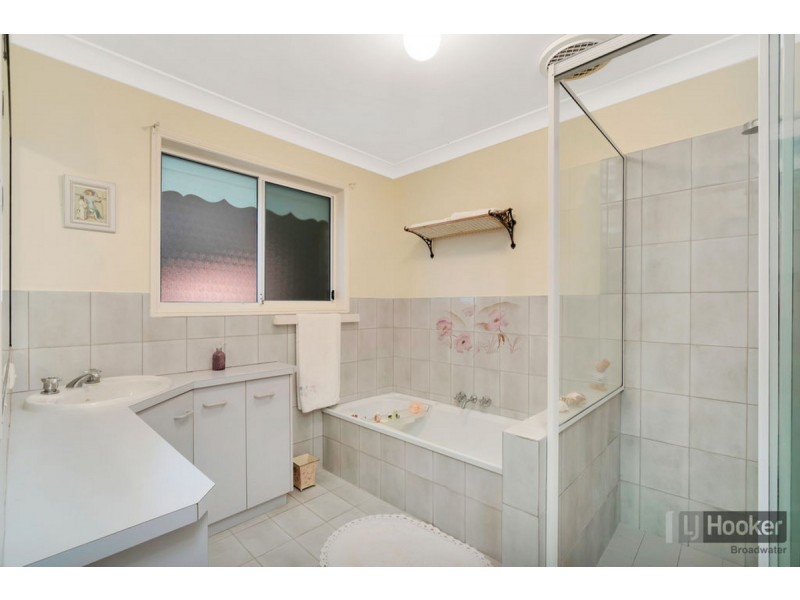 1 Putter Place, Arundel QLD 4214