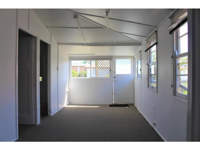 28 Central Street, Labrador QLD 4215