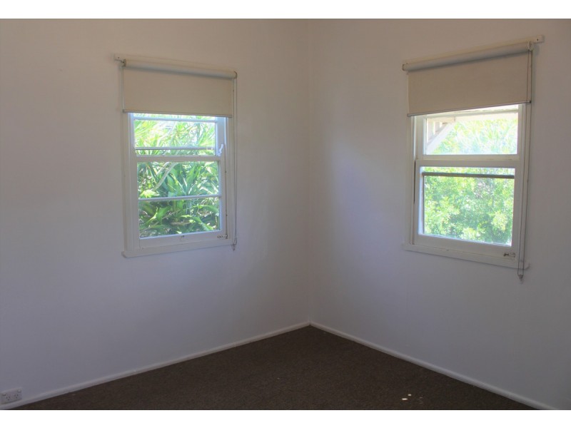 28 Central Street, Labrador QLD 4215