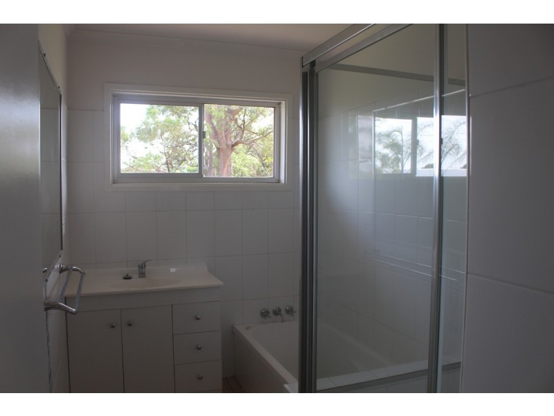 31 The Crescent, Ashmore QLD 4214