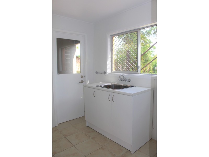 31 The Crescent, Ashmore QLD 4214