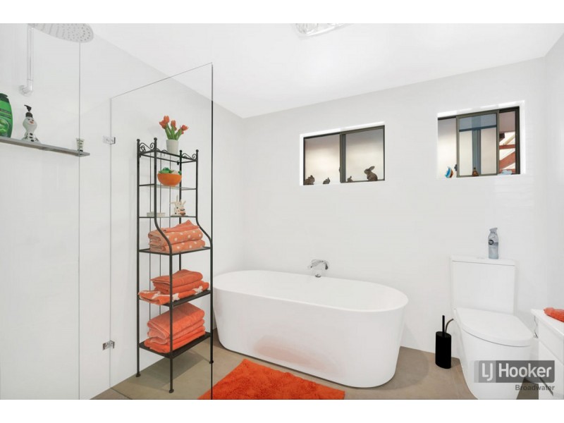 19 Burrendong Road, Coombabah QLD 4216