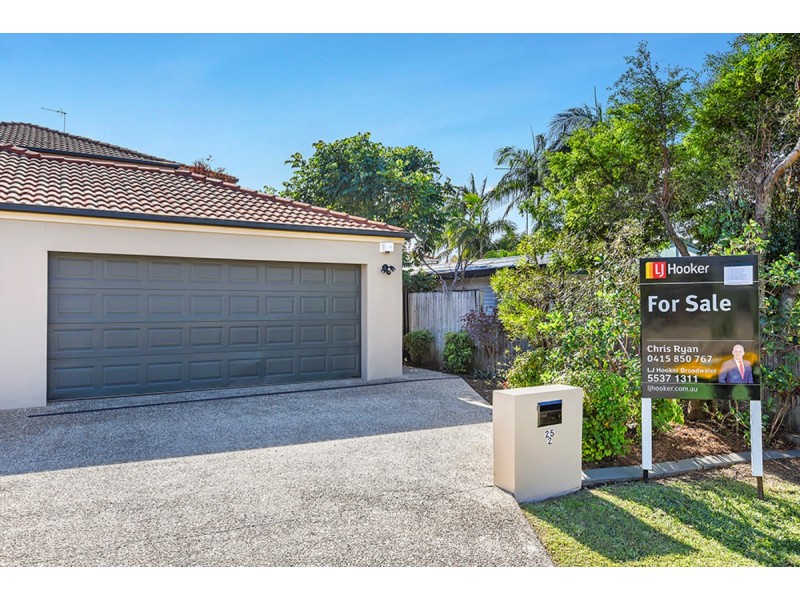 2/25 Ferguson Avenue, Labrador QLD 4215
