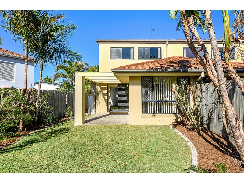 2/25 Ferguson Avenue, Labrador QLD 4215
