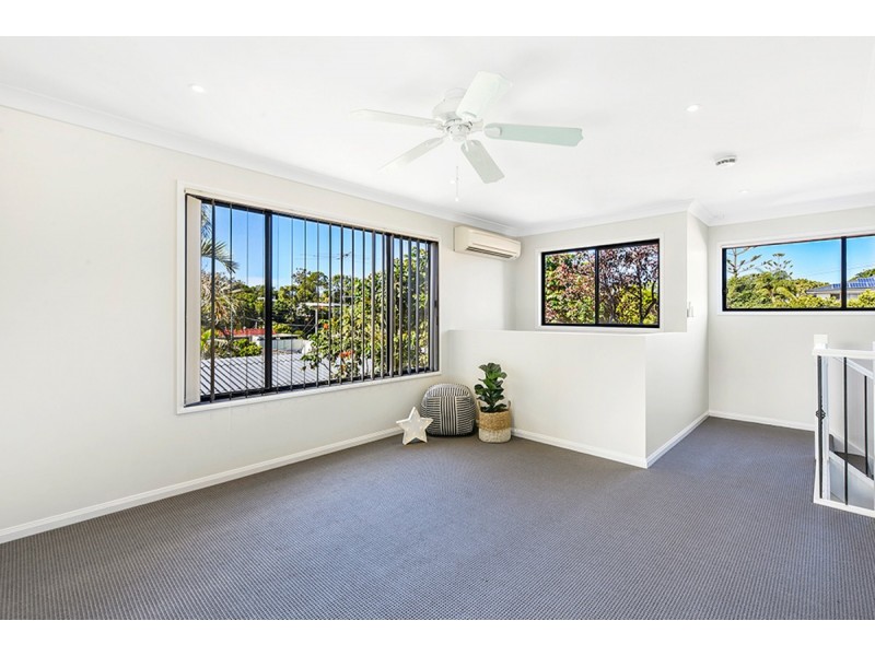 2/25 Ferguson Avenue, Labrador QLD 4215