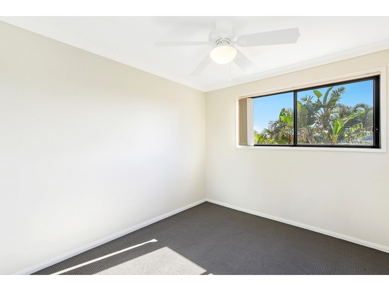 2/25 Ferguson Avenue, Labrador QLD 4215