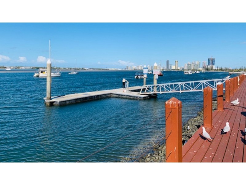 2/25 Ferguson Avenue, Labrador QLD 4215