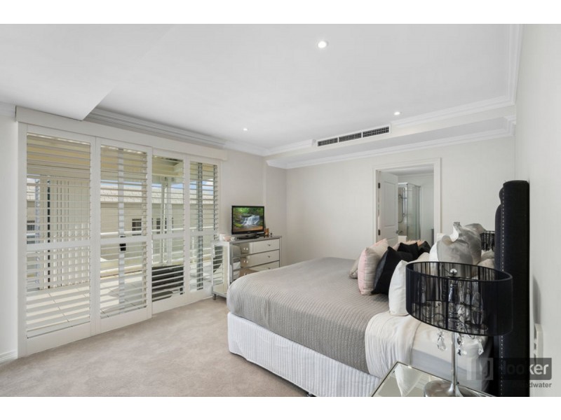301/212-214 Marine Parade, Labrador QLD 4215