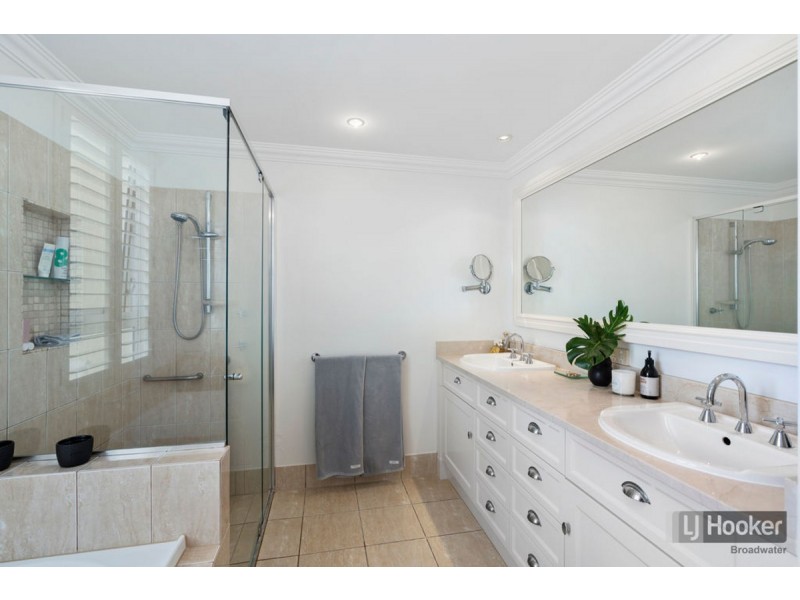 301/212-214 Marine Parade, Labrador QLD 4215