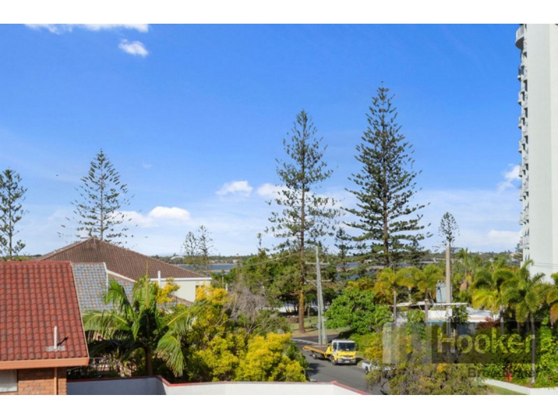 15/7-9 Robert Street, Labrador QLD 4215