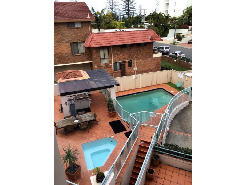 15/7-9 Robert Street, Labrador QLD 4215